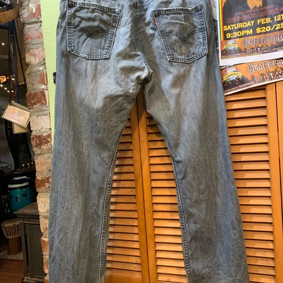 Ripped men’s Levi’s jeans. Size 34 x 32 - Picture 3 of 7